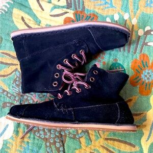 ❤️TOMS❤️ Black Suede Booties